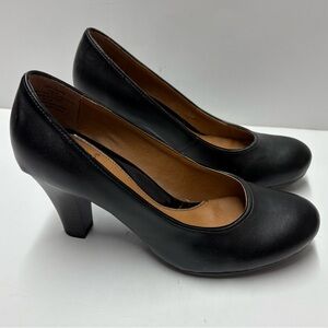 Classic Black Pumps Heel Sz 5 1/2
